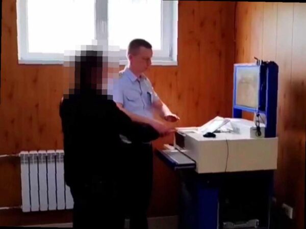 В Хостинском районе Сочи остановили двух молодых людей за проверку рюкзака несовершеннолетнего. Под предлогом быть правоохранителями, они рассказали, что борются с наркозакладчиками.