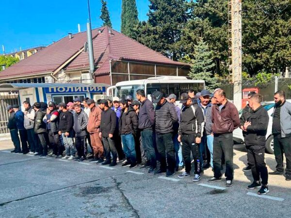Рейды по мигрантам проводят в Сочи