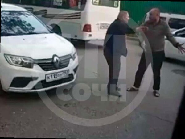Более 20 водителей попали за руль пьяными, и случился конфликт между водителями маршруток в Сочи на прошлой неделе.