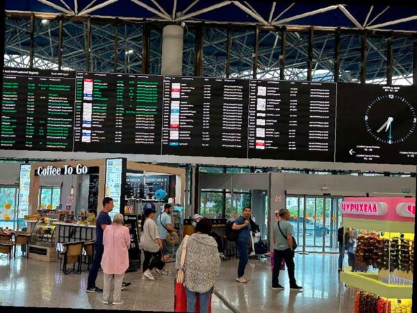 Массовая задержка авиарейсов в Сочи на контроле прокуратуры