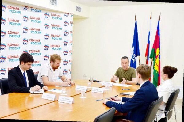 «Виктор Тепляков провел встречу с активом «Молодой Гвардии Единой России» в Сочи»