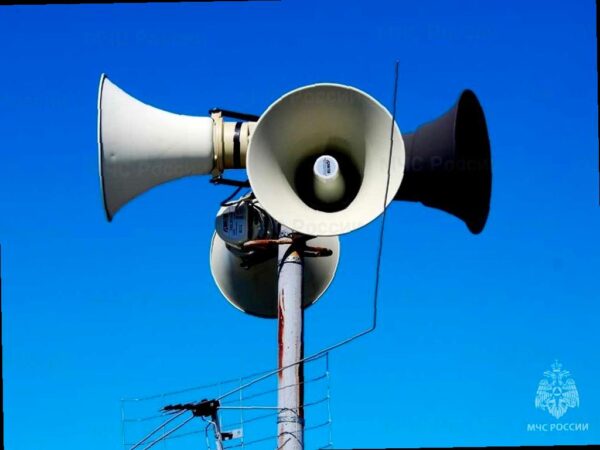 Эвакуация отдыхающих на пляжах Сочи из-за угрозы морских дронов