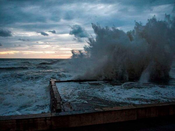 В Сочи ожидаются сильные дожди и шторм