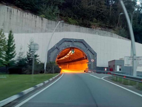В Сочи временно закрыт тоннель на Дублере Курортного проспекта