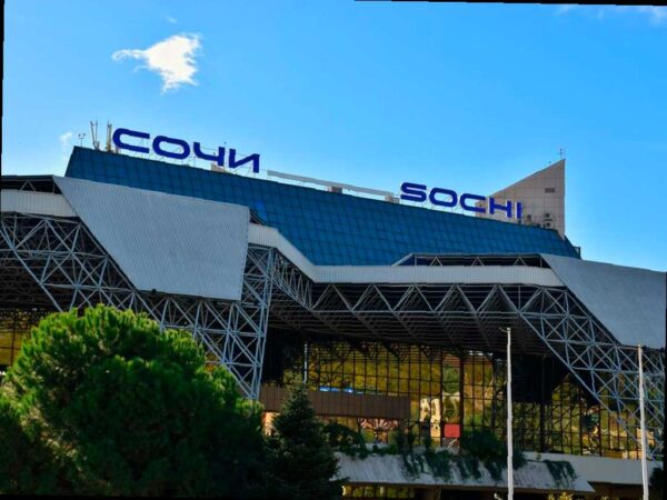 Сочинский аэропорт восстанавливает расписание после ночной атаки дронов