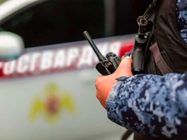 В Центральном районе Сочи задержаны трое человек, которых ранее разыскивали. По информации росгвардейцев, среди задержанных были два вора и наркоторговец.