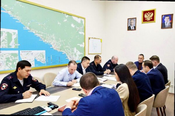 «Виктор Тепляков провел совещание по благоустройству рынка в Сочи»