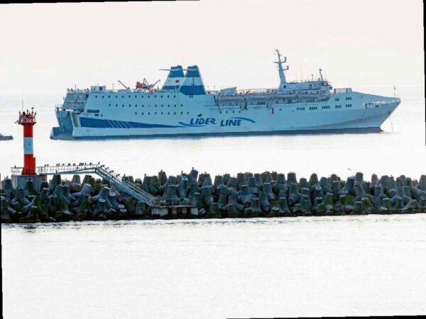 Паром Sea Bridge не смог прибыть в порт Сочи и вернулся в Турцию