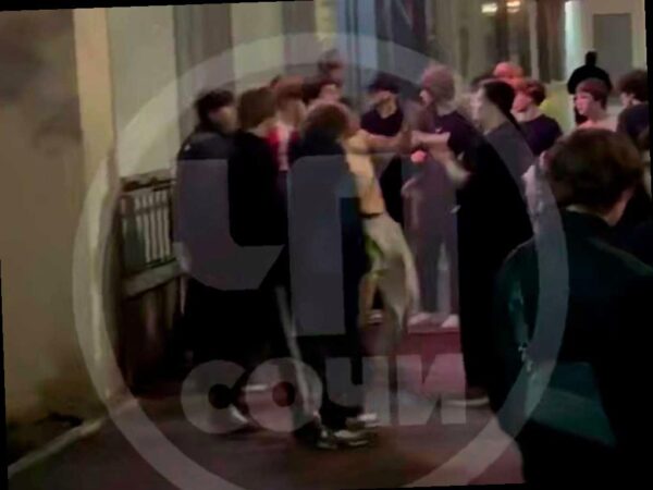 Массовая драка в центре Сочи: полиция задерживает участников