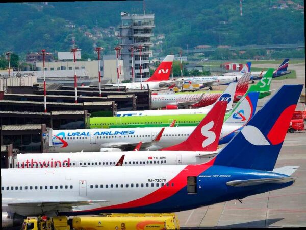 Аэропорт Сочи возвращается к обычному режиму работы, задержаны 18 рейсов