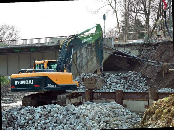 Ремонт моста через реку Мацеста в Сочи планируют завершить до конца года