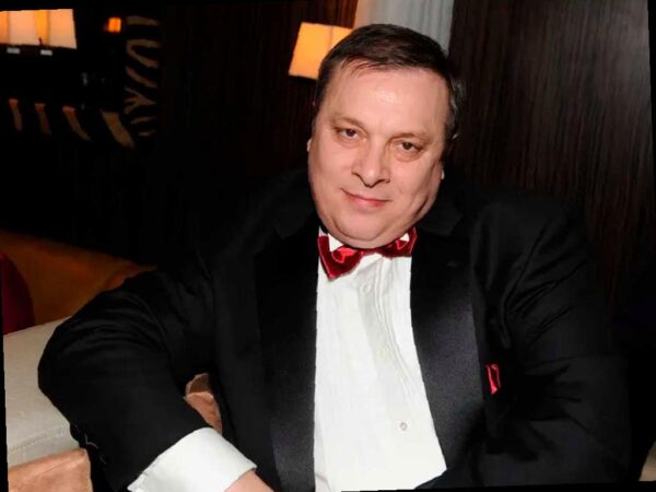 Продолжается рассмотрение дела Андрея Разина в суде Сочи. Продюсер группы «Ласковый май» находится в США на медицинском лечении из-за своего состояния здоровья. Разин имеет инвалидность в России и Турции, а до этого проживал в Москве.