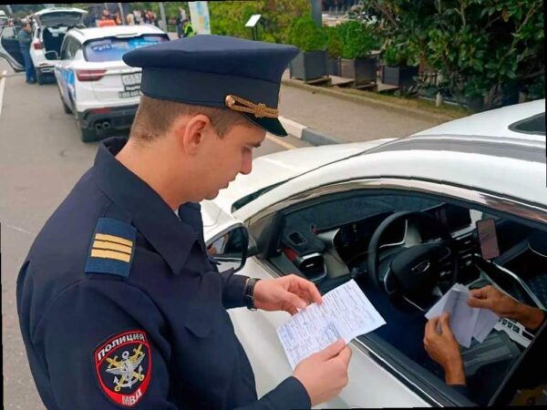 Нелегальные таксисты в Сочи привлекли внимание властей