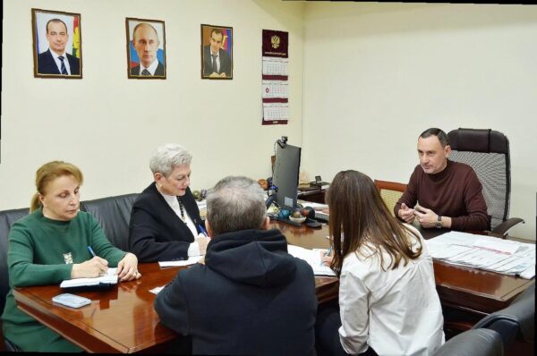 «Виктор Тепляков принял участие в обсуждении важных вопросов с общественной приёмной ‘Единой России'»