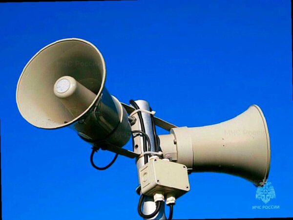 В воскресенье, 25 января, в Сочинском морском порту будут проводиться учебные стрельбы. Планируется, что стрельбы пройдут в несколько различных временных интервалах: с 00:00 до 02:00, с 06:00 до 09:00, с 11:00 до 14:00, с 18:00 до 19:00 и с 22:00 до 23:00. Городские власти просят всех жителей и гостей курорта сохранять спокойствие во время этих учений.