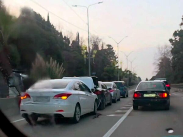 Массовое столкновение четырех машин в Адлере