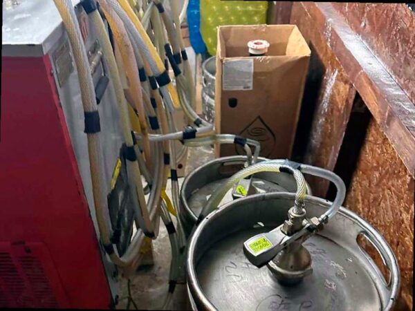 В Адлере обнаружили почти 300 литров контрафактного алкоголя