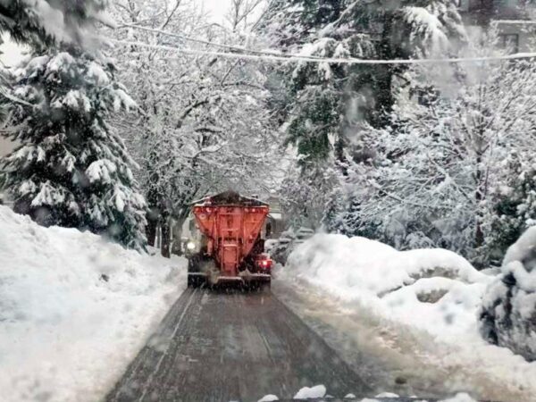 Сочи освобождают от снега и дождей