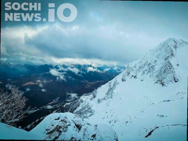 В Сочи предупреждают о шторме и лавиноопасности