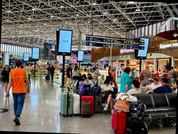 В аэропорту Сочи задержан вылет 14 рейсов