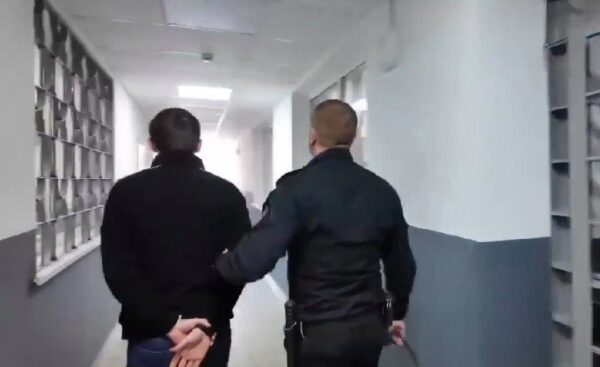 18-летнего курьера мошенников из Краснодара задержали в Сочи с 900 тыс