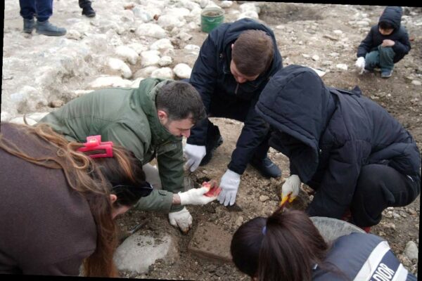 Ажиотаж на раскопках в Абхазии: на набережной находят монеты Римской и